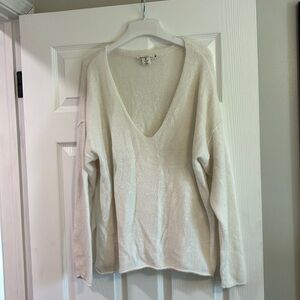 H & M sweater